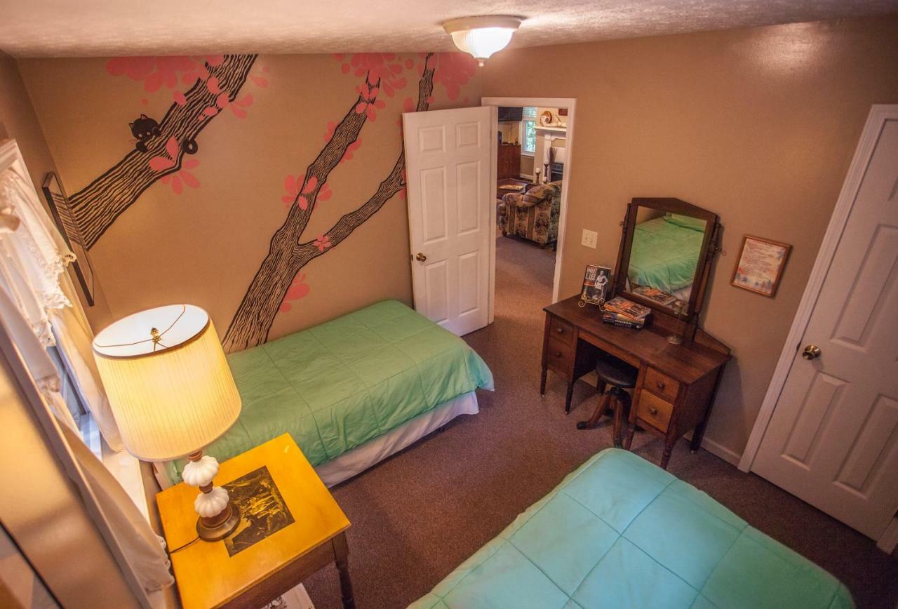 Nolichuckey Bluffs Bed & Breakfast Cabins Greeneville ภายนอก รูปภาพ
