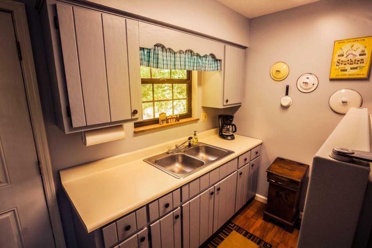 Nolichuckey Bluffs Bed & Breakfast Cabins Greeneville ภายนอก รูปภาพ
